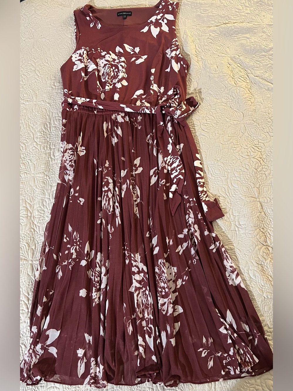 Lane Bryant Plus 14/16 Burgundy/White Floral Sleeveless Midi A-Line Pleated Tie